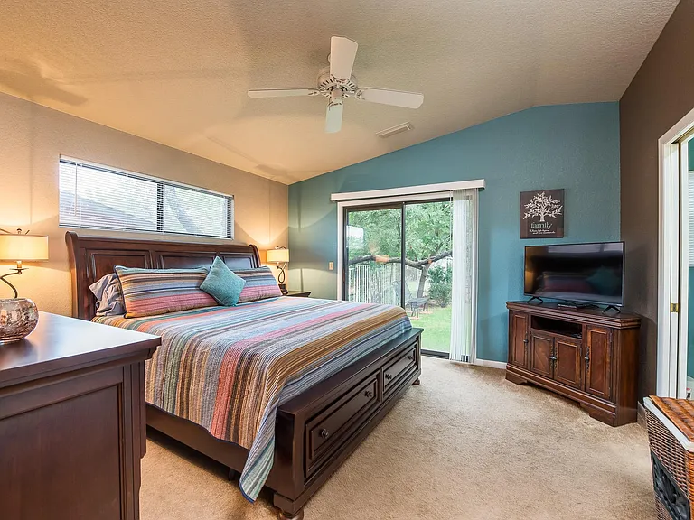 55 Quartz Dr — Photo 16