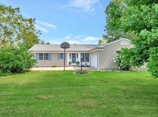 1109 Oak Run Rd, Mahomet, IL 61853