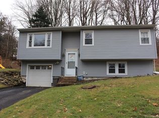 33 Kayview Ave, Bethel, CT 06801