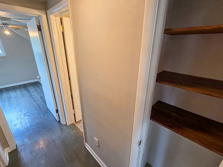 151 Mahoning Dr — Photo 28