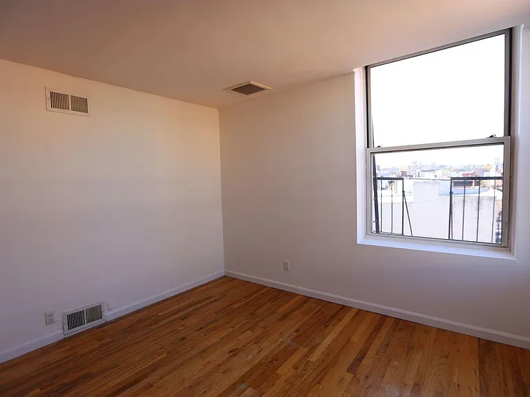 253 3rd St #2B — Photo 26