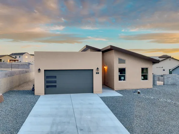 8 Royal Rd, Los Lunas, NM 87031
