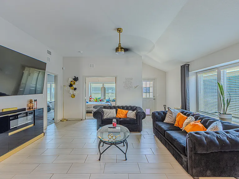 13816 Paseo Celeste Dr — Photo 5