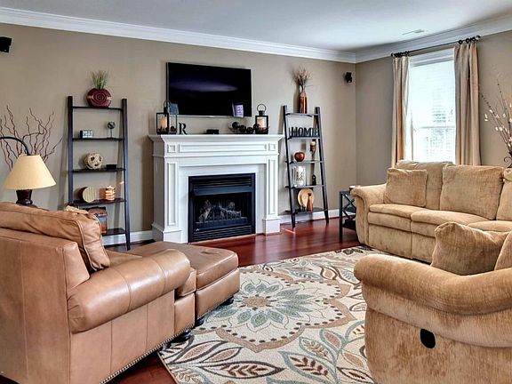 4th image of 4614 Town Creek Dr