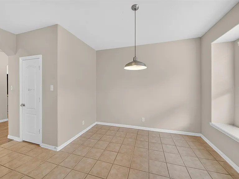 2411 Horned Owl Dr — Photo 11