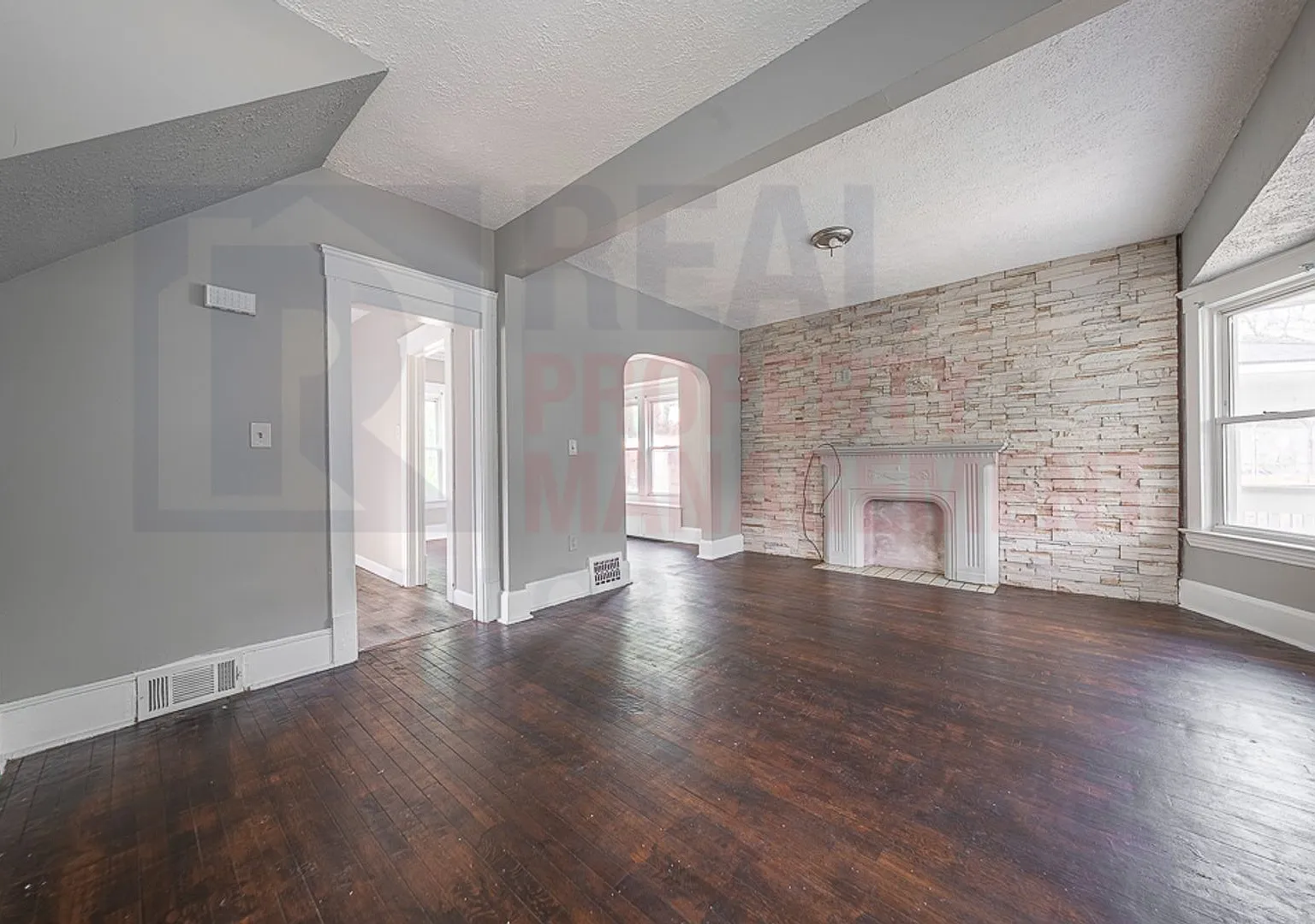 Coming Soon! Spacious 4-Bedroom Home with Fenced Yard & Garage — Photo 3