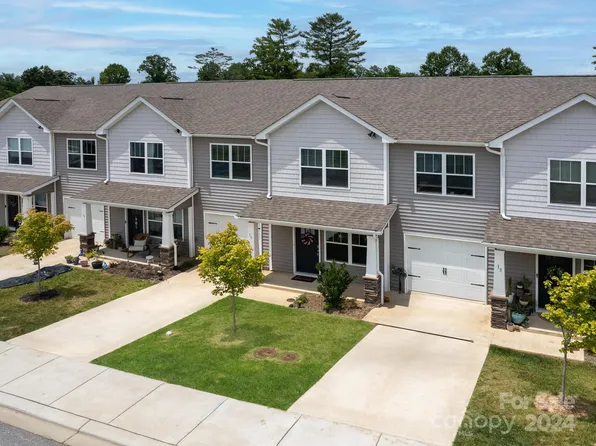 15 Benedict Ln, Weaverville, NC 28787