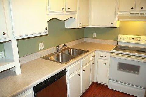 3rd image of 543 Doral Country Dr