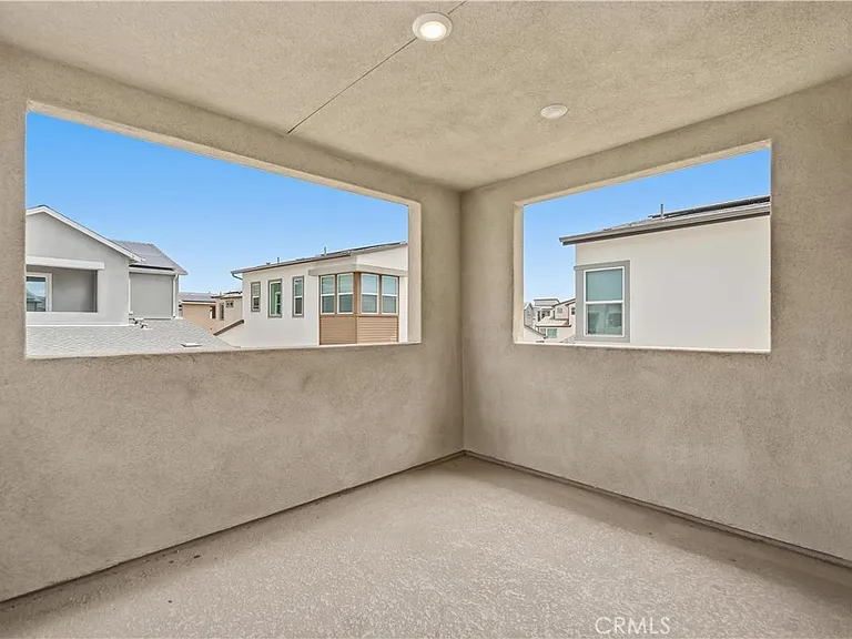 208 Yerba — Photo 40