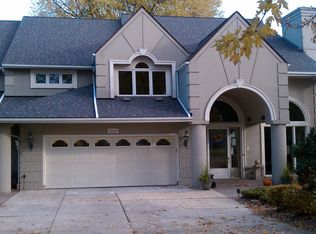 30573 Adams Dr, Gibraltar, MI 48173