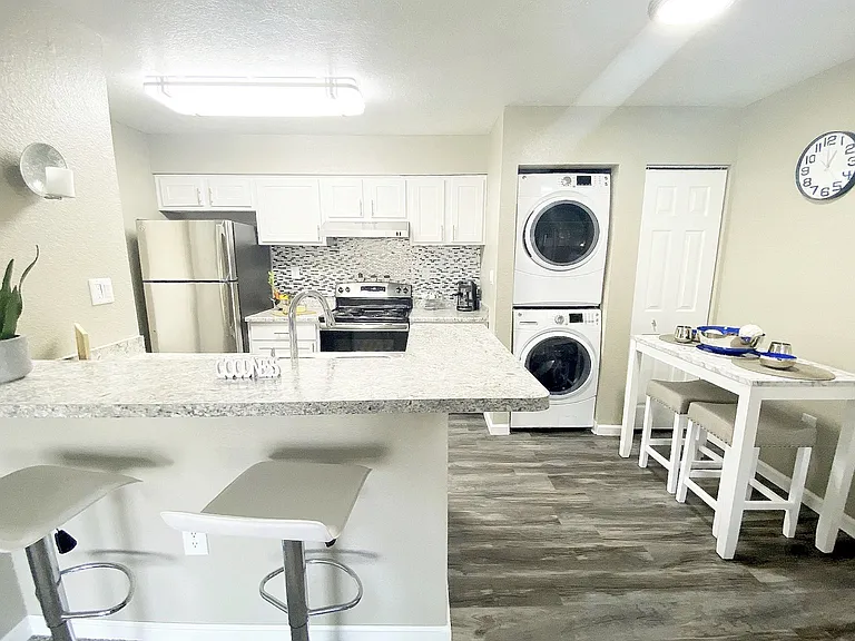 Vista Del Sol Apartments — Photo 10