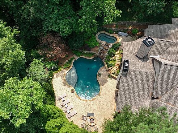 3rd image of 4453 Mount Paran Pkwy NW