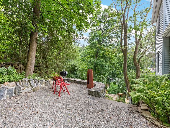 JanetB-6 Croton Dam Rd-02.JPG