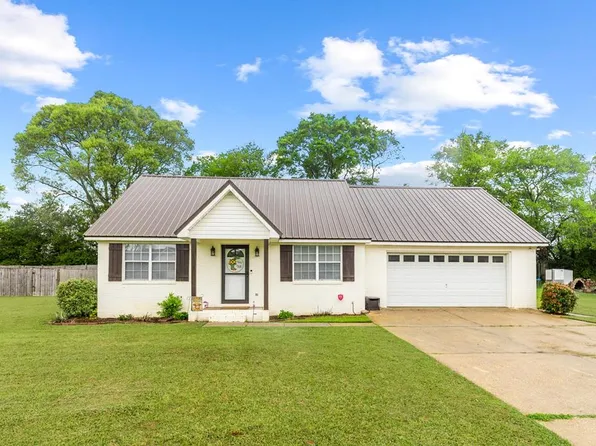 113 Carimar Pl, Headland, AL 36345