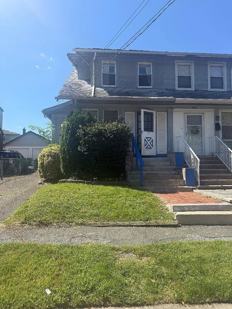 3 bed, 1400 sqft, $3,200 — Photo 1