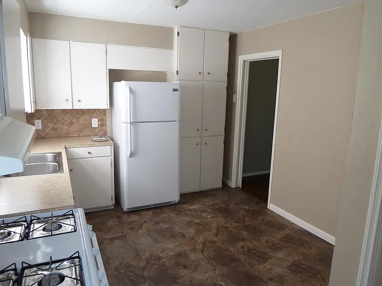1006 Ronald Dr — Photo 6