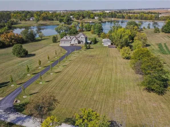 1003 Topwater Dr, Bates City, MO 64011