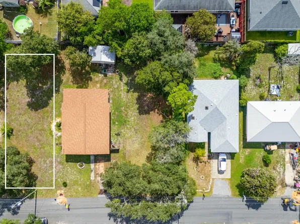352 Sea Breeze Dr, Panama City Beach, FL 32413