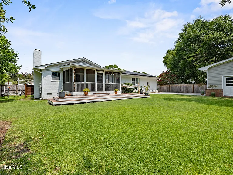 202 Windemere Rd — Photo 56