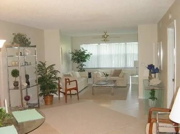 7681 Tahiti Ln APT 102, Lake Worth, FL 33467