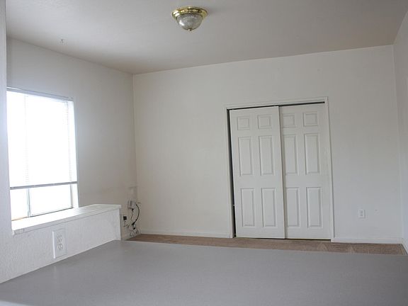 4th image of 2605 Baker Ave #B