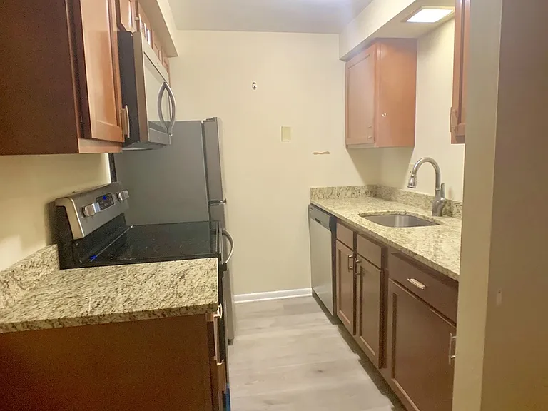 2703 Voelkel Ave — Photo 4