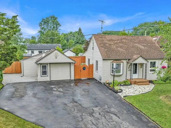 2583 Bernard Rd, Windsor, ON N8W 4S3
