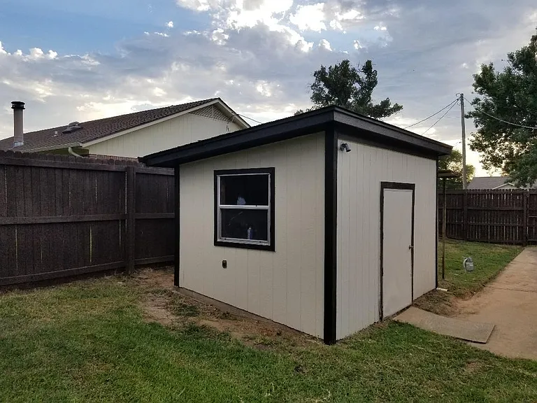 306 Patty Ct — Photo 6