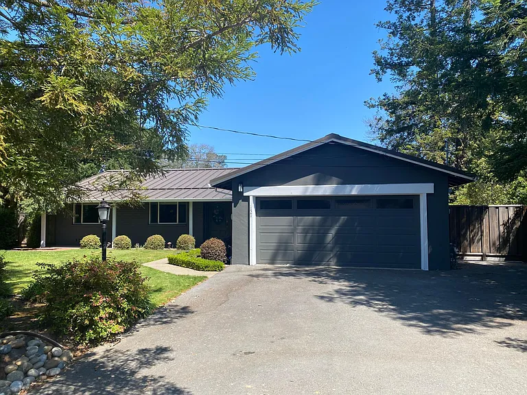121 Cima Way — Photo 1