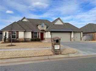 11213 SW 41st Ter, Mustang, OK 73064
