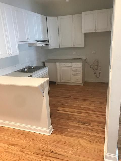 2nd image of 9 E Huron St APT 3