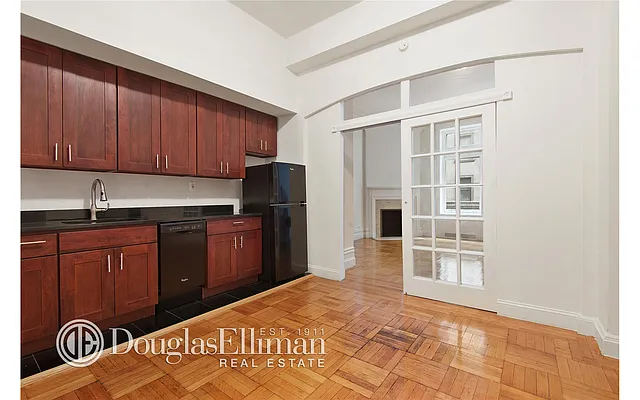 Rented by Douglas Elliman | media 16