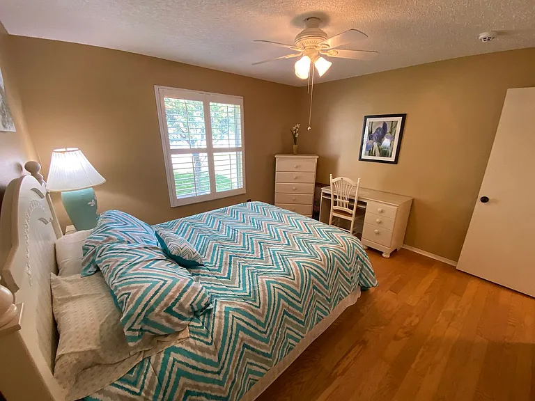 440 Canterbury Ct — Photo 22