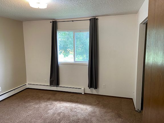 4th image of 2617 N Washington St #2