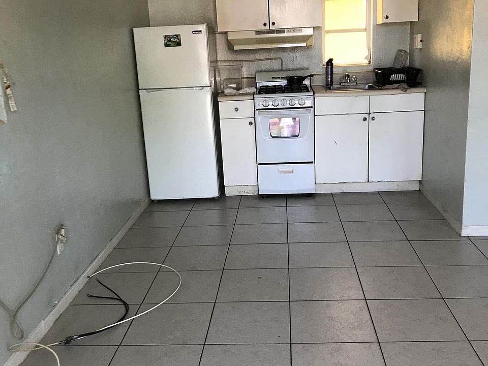 2nd image of 1212 S Ridgewood Ave #6