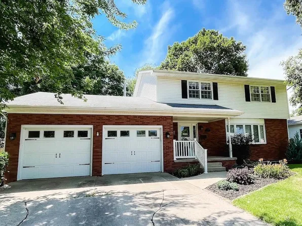 833 S Iowa St, Geneseo, IL 61254