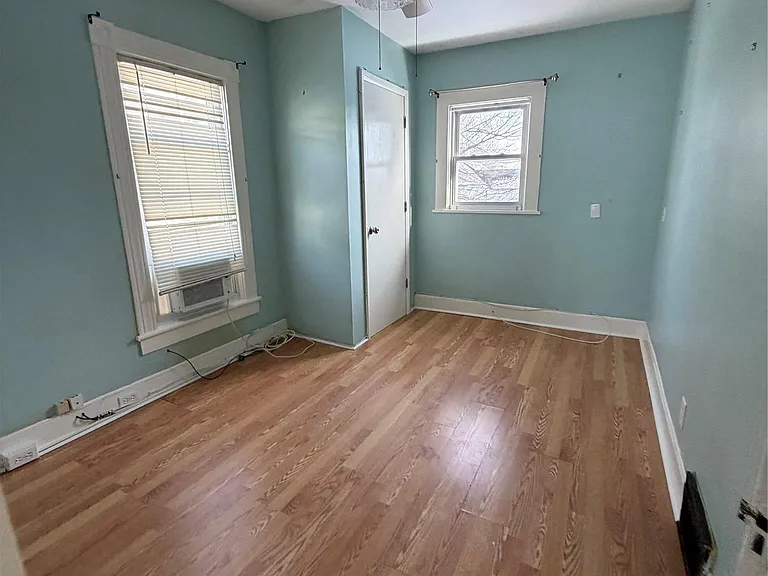184 Highland Ave — Photo 25