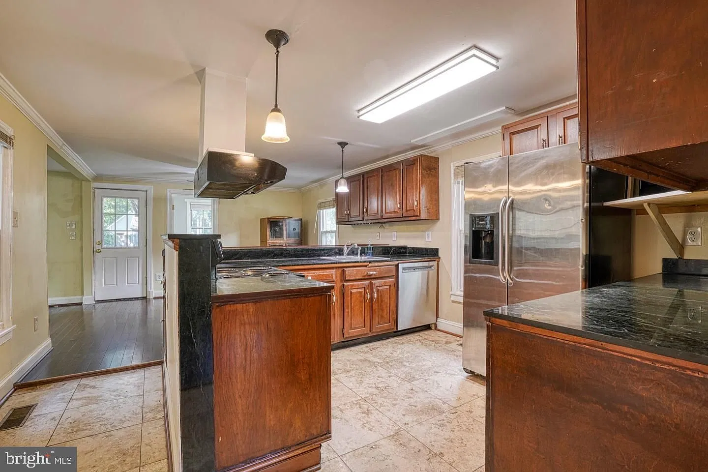 3 bed, 2.5 bath, 1520 sqft, $1,950 — Photo 4