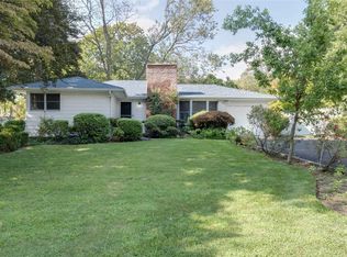 12 Hampton Ct, Great Neck, NY 11020