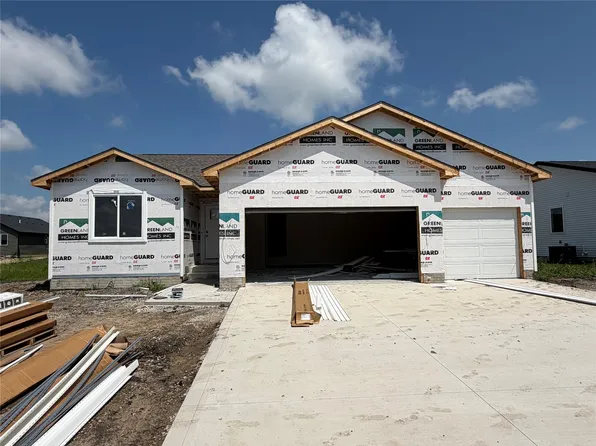 1420 Cedar St, Waukee, IA 50263