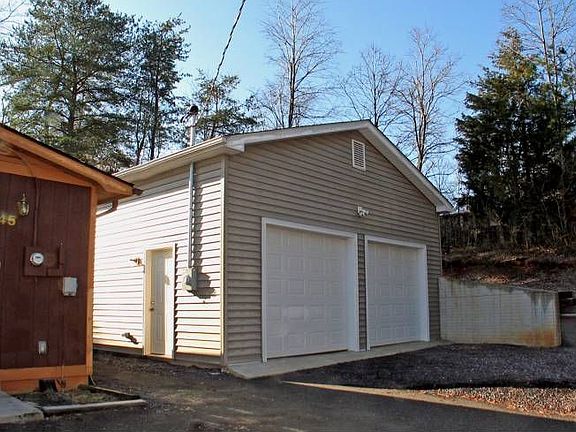 Detached 2 Bay Garage