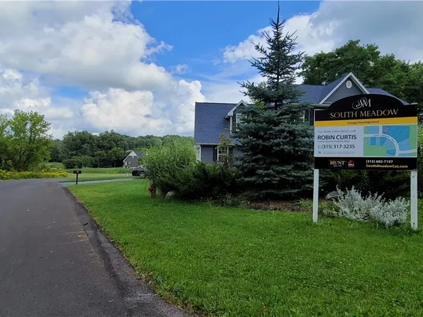 31 S Meadow Dr #15, Cazenovia, NY 13035