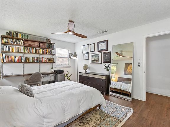 5th image of 1907 Victoria Dr