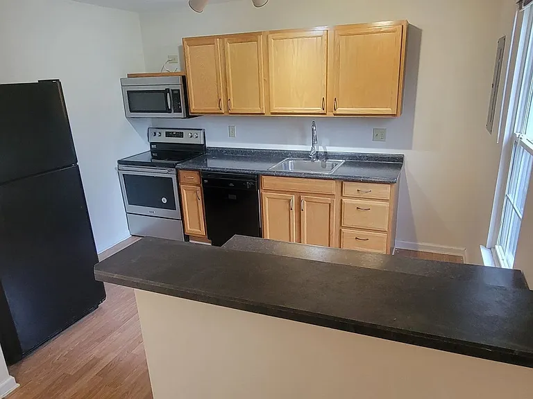 1356 Villa Way #E — Photo 9