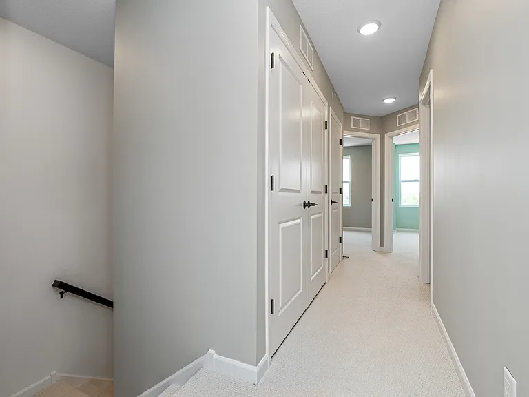 848 Woodlawn Ave — Photo 8