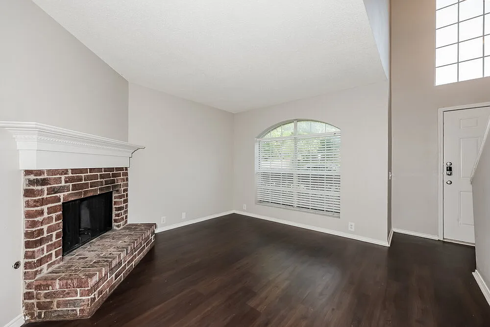 4 bed, 2.5 bath, 1769 sqft, $3,370 — Photo 4