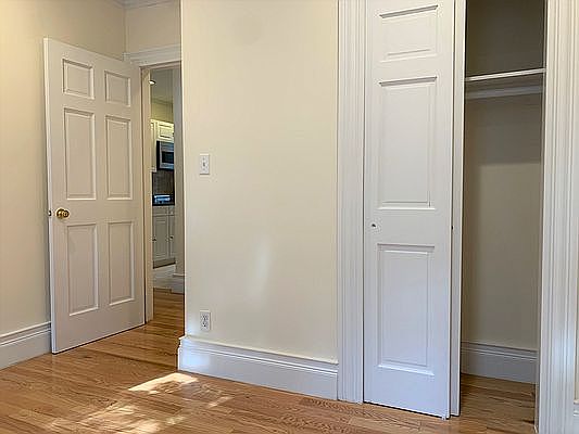 4th image of 27 Morton St #1