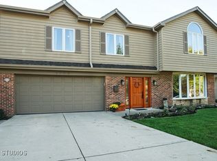 1609 Manor Ln, Park Ridge, IL 60068