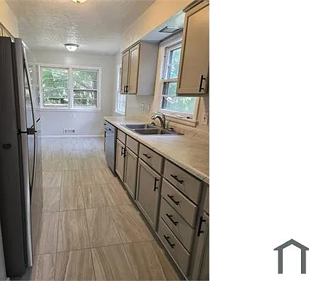 3604 Huffman Blvd — Photo 1