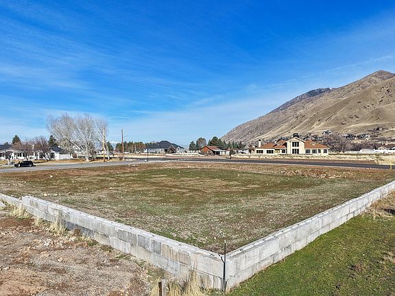 4th image of 1564 N 1700 E